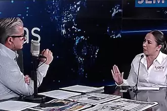 La diputada Lucía de León, anunció la entrada en vigor de la iniciativa de ley que prohíbe el uso de celulares en las escuelas.