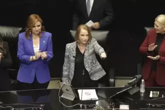 Laura Itzel Castillo, rindió protesta como nueva presidenta de la mesa directiva del Senado, sustituye a Noroña. Foto Carlos Mejía El Universal