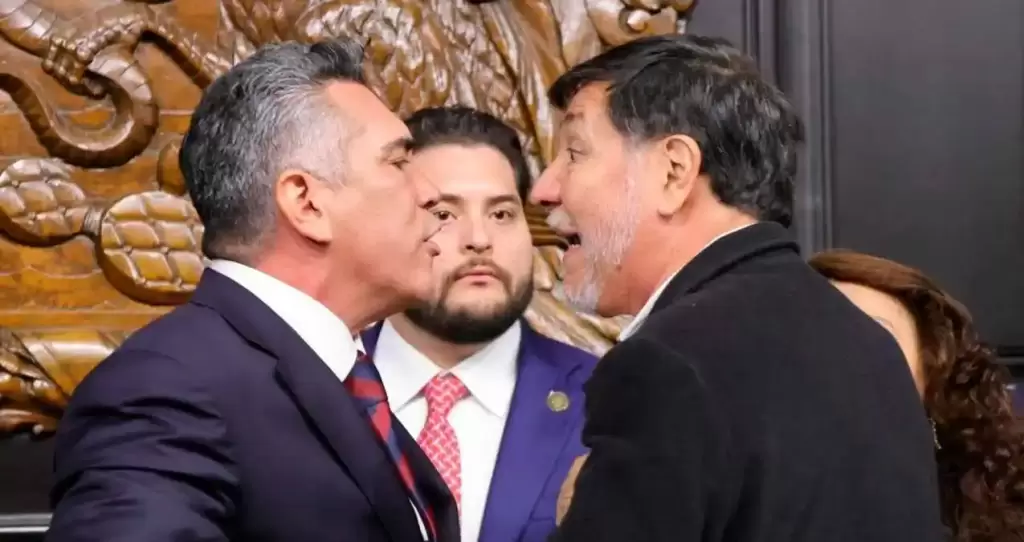 Lo que comenzo con una discusion acalorada entre Alito Moreno y Norona culmino con un enfrentamiento a golpes. Foto Vox Popuilli