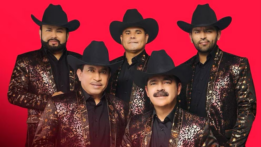 Los Tucanes de Tijuana son reconocidos por su estilo musical ellso interpretan el narcocorrido El MZ dirigido a Ismael El Mayo Zambada