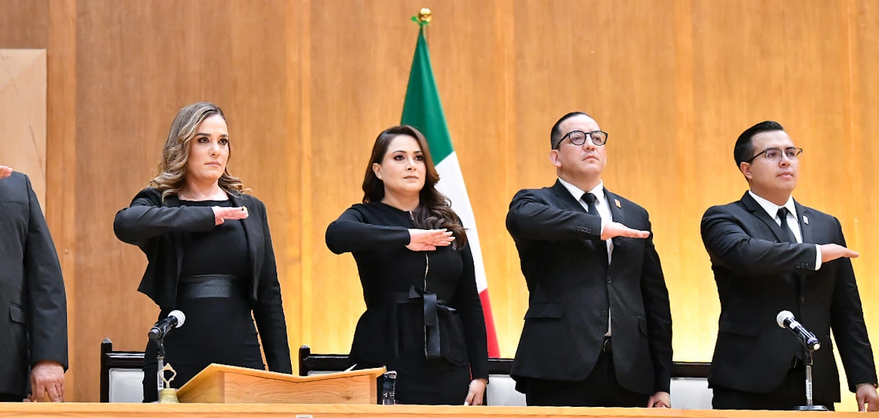 Tere Jiménez encabezó la toma de protesta de 65 jueces y magistrados del Poder Judicial de Aguascalientes en sesión solemne del Congreso.