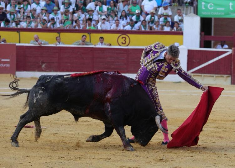 Manuel Escribano fue agraviado por segundo dia consecutivo por el juez de plaza en Huesca. Un mal aficionado dijo el torero de Gerena