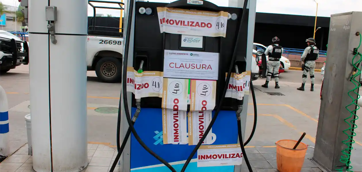 Profeco, con ASEA y Guardia Nacional, clausuró estaciones en seis gasolineras de Aguascalientes. Foto: JLMNoticias / Profeco.
