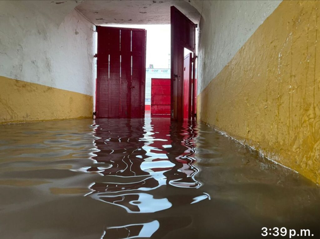 Plaza San Marcos Inundada Luis Gutierrez 2