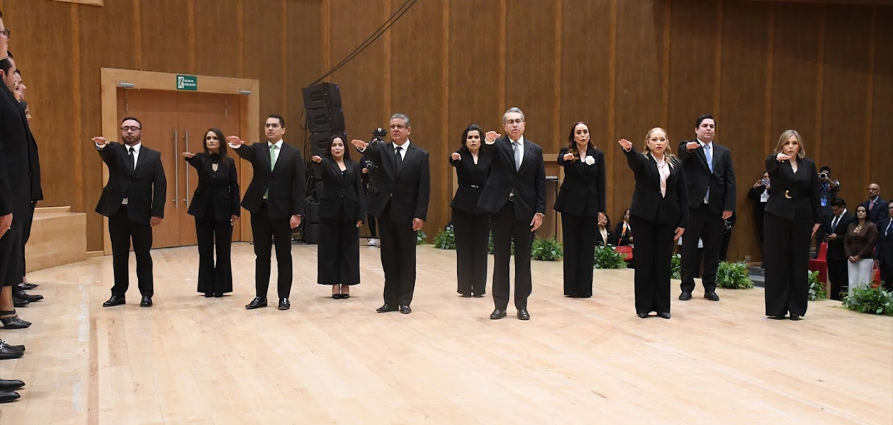 Toma de protesta de los Magistrados del Supremo Tribunal de Justicia del Poder Judicial en Aguascalientes. Foto Congreso del Estado