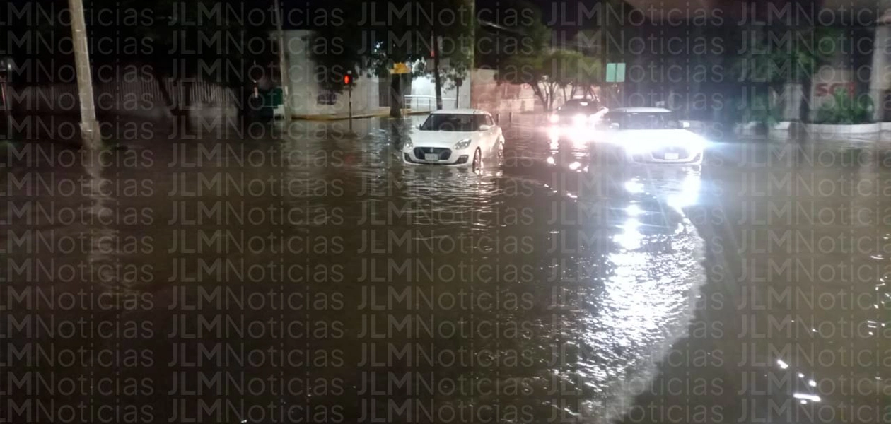 Una tormenta histórica cayó en Aguascalientes, la noche de este miércoles, dejando a su paso numerosas afectaciones.