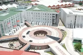 Histórico en Aguascalientes: Hospital Hidalgo salva a joven con sistema ECMO, tecnología que reemplaza temporalmente corazón y pulmones.