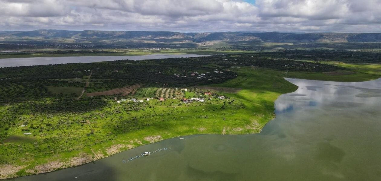 Con 22.2 % de su capacidad y más de 79 millones de m³, la Presa Calles lidera almacenamiento en Aguascalientes; Sedrae llama al uso responsable del agua.