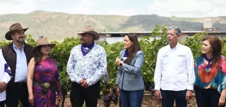 Tere Jiménez inaugura el primer Festival de la Uva en Cosío, impulsando el turismo y celebrando una cosecha récord de uva de mesa en Aguascalientes.