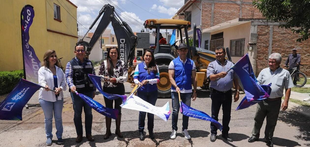 Tere Jiménez arranca rehabilitación de calles con concreto hidráulico en Pabellón de Arteaga, con inversión superior a 3.8 millones de pesos.