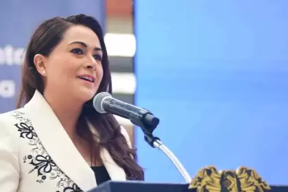 Tere Jiménez presenta el programa CONFÍA 2025 con apoyos de hasta 100 mil pesos para emprendedores y mipymes de Aguascalientes.