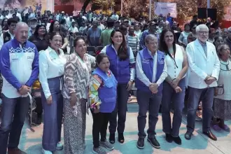 Tere Jiménez lanza la Primera Caravana de la Salud del Seguro Popular Aguascalientes para brindar atención médica gratuita a población sin seguridad social.