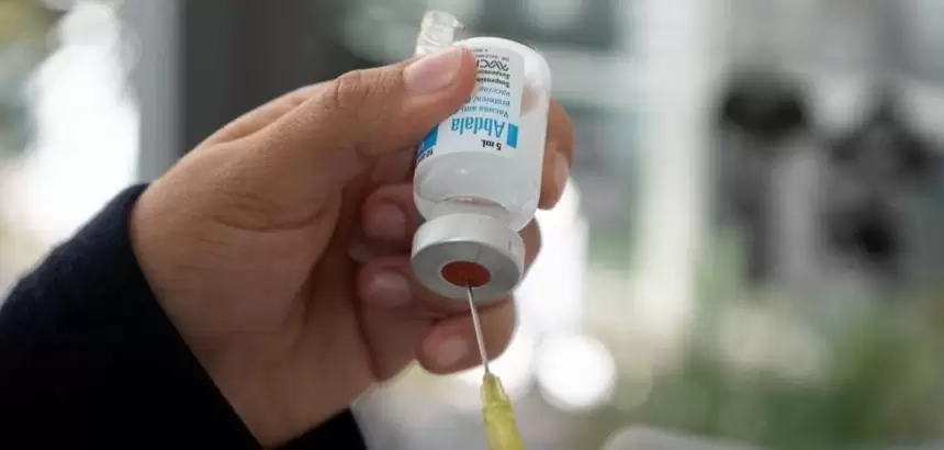 Tere Jiménez invita a completar el esquema de vacunación infantil en Aguascalientes con vacunas gratuitas y abasto garantizado en todo el estado.