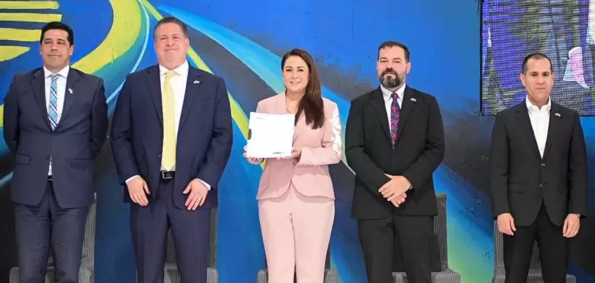 Con 426.8 millones de pesos, Tere Jiménez inaugura nueva línea de producción en Tenneco Aguascalientes, impulsando la industria automotriz y el empleo.