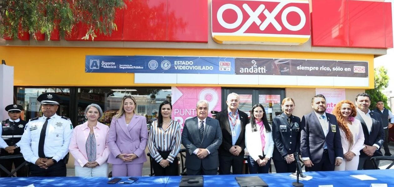 Aguascalientes suma 335 tiendas Oxxo como Puntos Rosas, con botones de alerta y atención inmediata para proteger a mujeres, niñas y niños.
