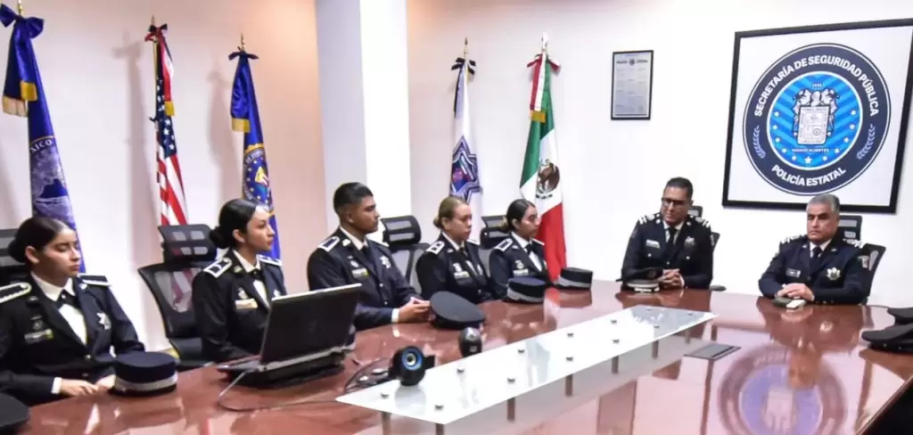 Policía de Carreteras de Aguascalientes participa en capacitación internacional en Medellín, Colombia, para reforzar la seguridad vial en el estado.