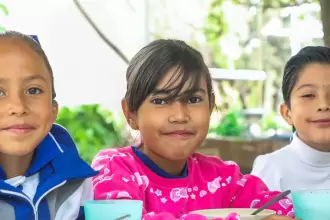 En tres años, Tere Jiménez impulsa en Aguascalientes programas sociales que reducen pobreza extrema y mejoran la calidad de vida de las familias.