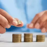 Ahorradores pagarán más impuestos en 2026. Foto: JLMNoticias / Towfiqu barbhuiya / Unsplash.