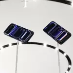 El nuevo iPhone 17 Pro de Apple, exhibido en el evento de lanzamiento de productos de Apple en el campus de Apple Park en Cupertino, California. Foto de JLMNoticias / EFE/EPA/JOHN G. MABANGLO.