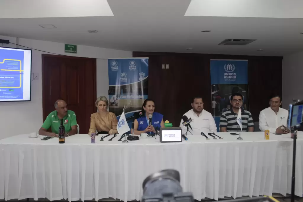 Asistentes a la presetacion oficial de la segunda carrera atletico ACNUR. Foto JLMNoticias