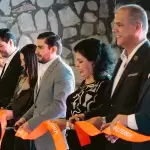 Autoridades de Grupo Plusvalterra, acompañados por el secretario de Gobierno, Antonio Arámbula López, en el corte de listón inaugural de Váltica Departamentos. Foto JLMNoticias