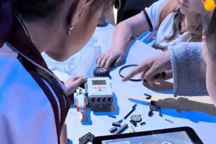 Cuatro equipos de Aguascalientes competirán en la Olimpiada Mundial de Robótica 2025; la etapa nacional será sede en la Isla San Marcos rumbo a la final en Singapur.