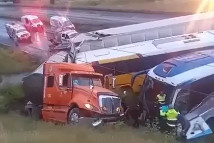 Carambola en la 45 norte deja varios lesionados de gravedad. Foto JLMNoticias captura de pantalla