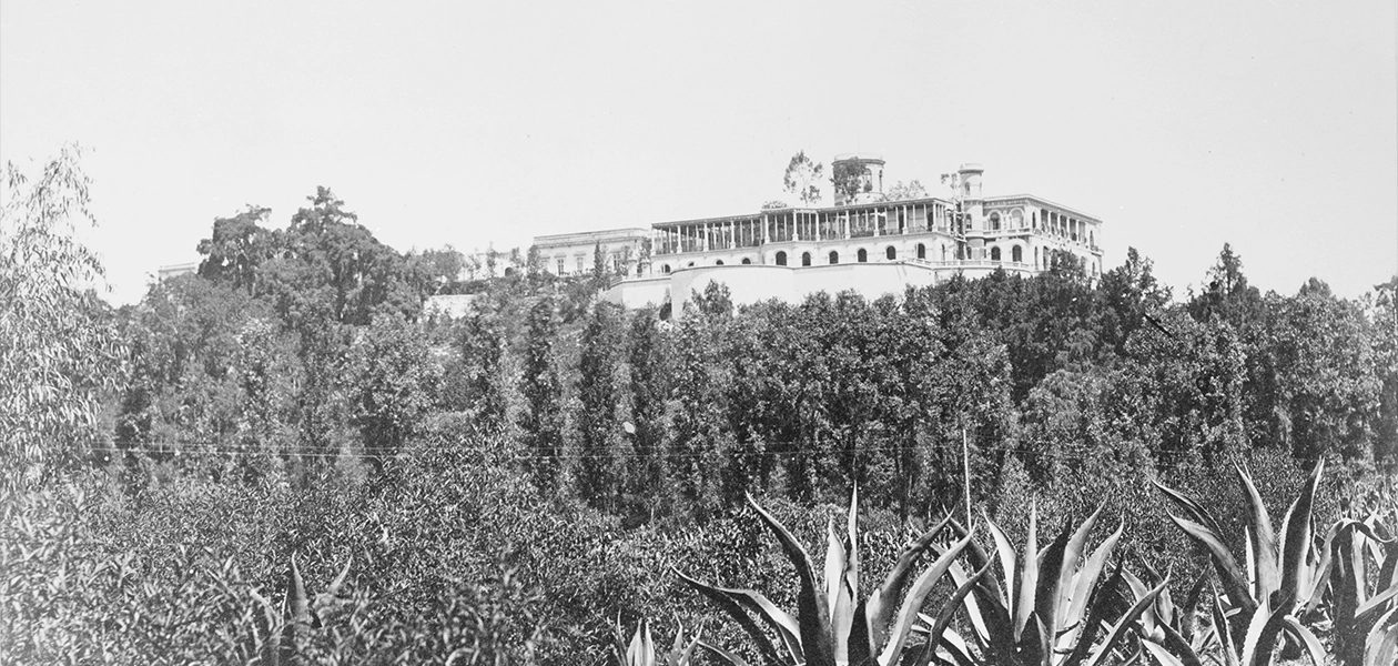 Castillo de Chapultepec, escenario de la gesta heroica de los Niños Héroes. Una vista del Antiguo Colegio Militar entre 1880 y 1900. Foto Mediateca INAH