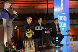 Cinco carteles de lujo para celebrar aniversarios y Calaveras. Foto: JLMNoticias / Especial / Salvador Ramírez.