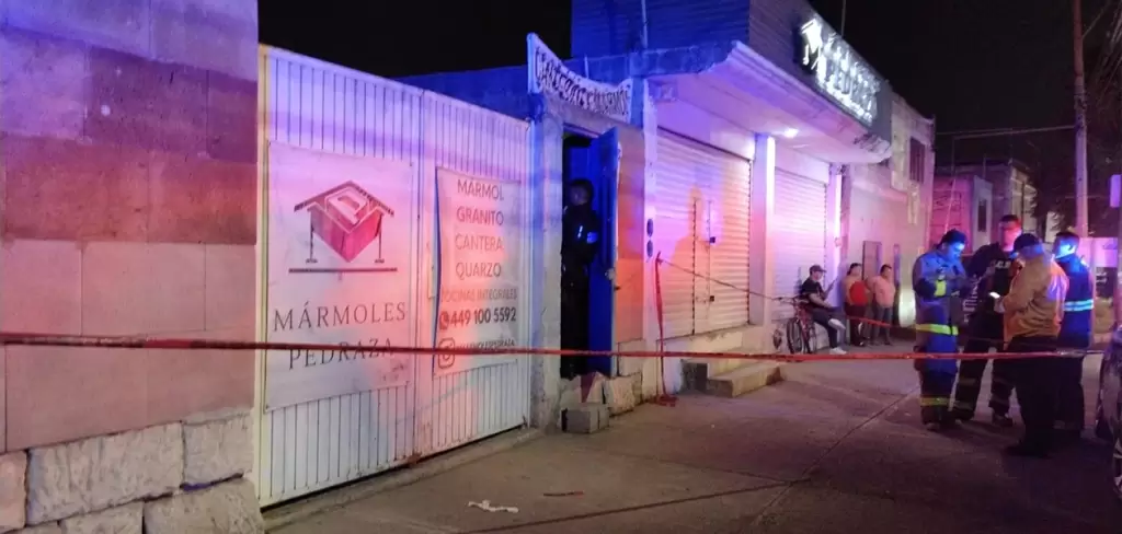 El Pinzas murió desangrado luego de ser atacado por perros dentro de la Marmolería Pedraza, misma que fue acordonada por las autoridades