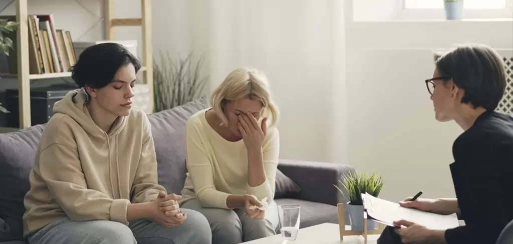 El acompanamiento profesional en las primeras senales de alarma forma parte de la prevencion del suicidio. Foto Vitaly Gariev en Unsplash