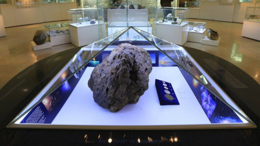El asteroide de Cheliabinsk cayo en febrero de 2013. Foto Foto de Museo Estatal de Historia de los Urales del Sur