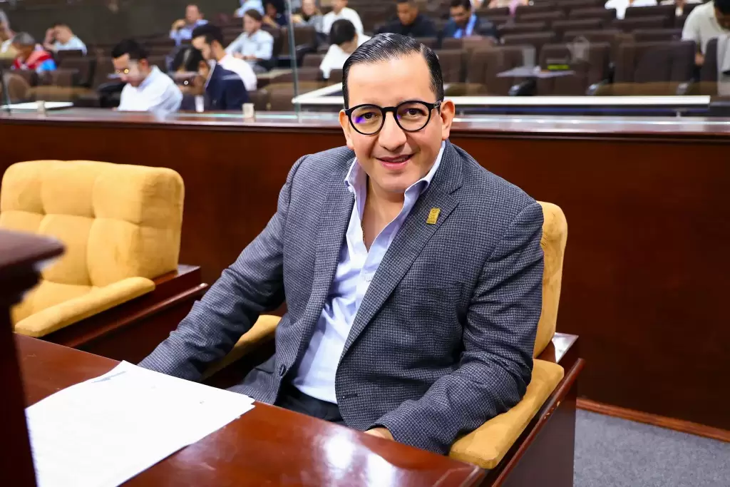 El diputado Max Ramirez ha impulsado de manera individual 16 iniciativas de las 89 que han propuesto como grupo parlamentario. Foto Facebook Max Ramirez