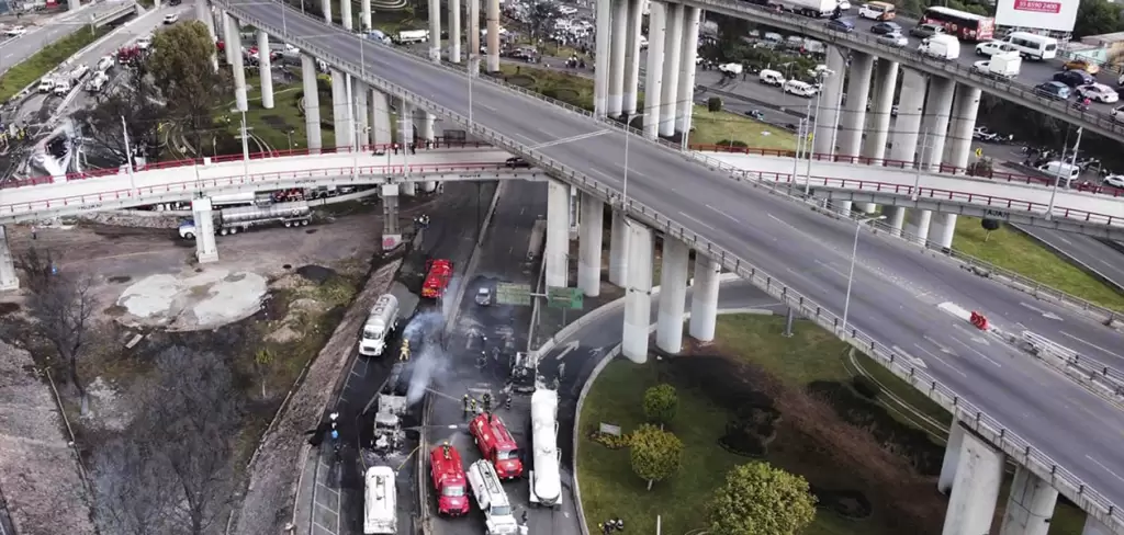 Fue el pasado 10 de septiembre en el Puente la Concordia en Iztapalapa cuando se dio la explosion de pipa de gas. Foto El Universal