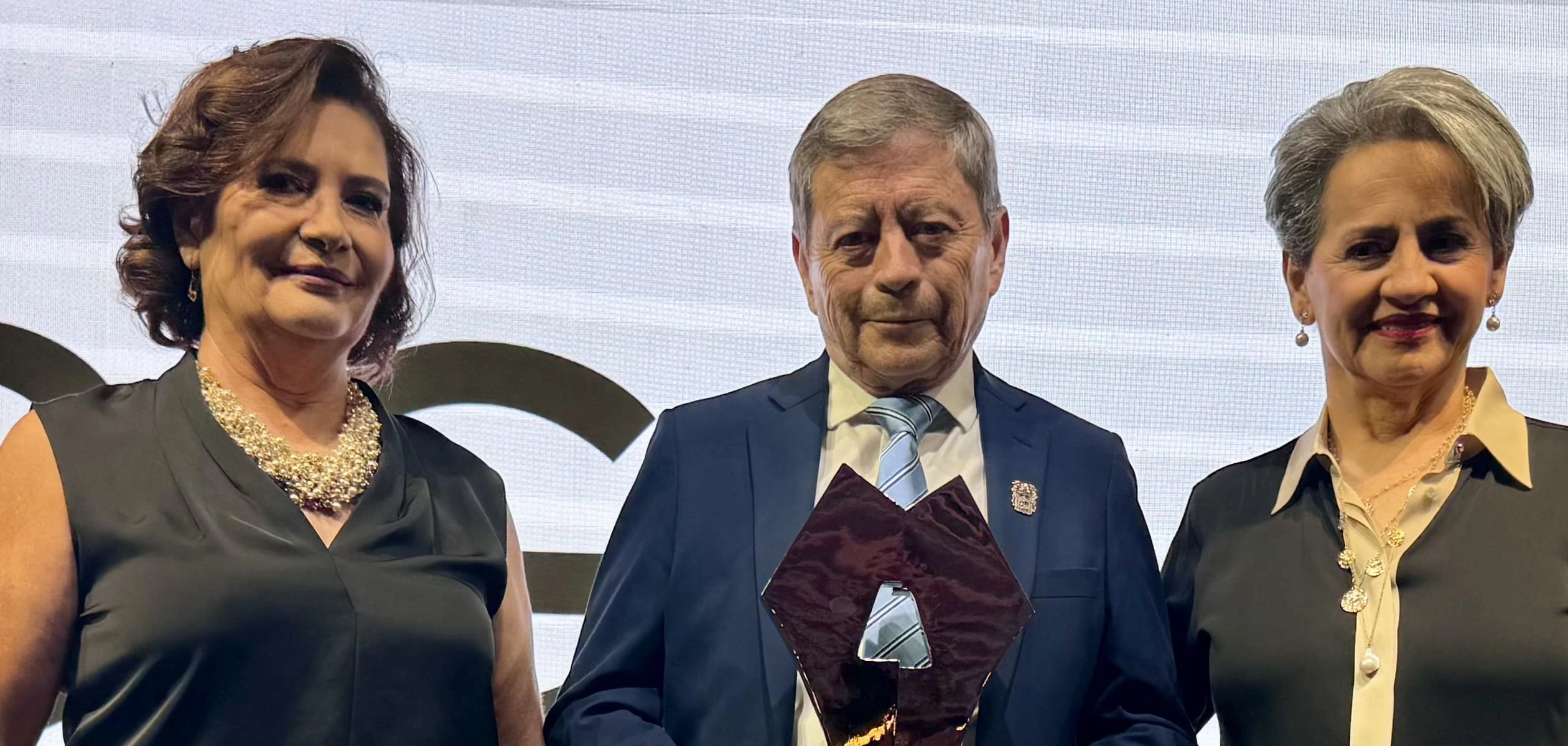 Aguascalientes recibe reconocimiento nacional por el Inaer, único instituto en México dedicado a la atención integral de enfermedades renales.