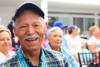 El DIF Estatal de Aguascalientes lanzó el programa “Sonrisas Gigantes”, que entregará prótesis dentales gratuitas a adultos mayores de 60 años.