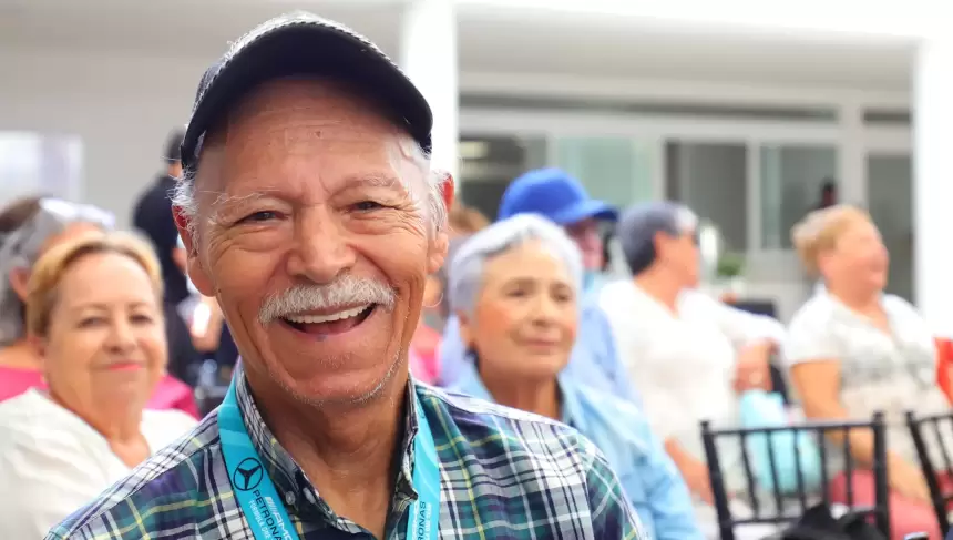 El DIF Estatal de Aguascalientes lanzó el programa “Sonrisas Gigantes”, que entregará prótesis dentales gratuitas a adultos mayores de 60 años.