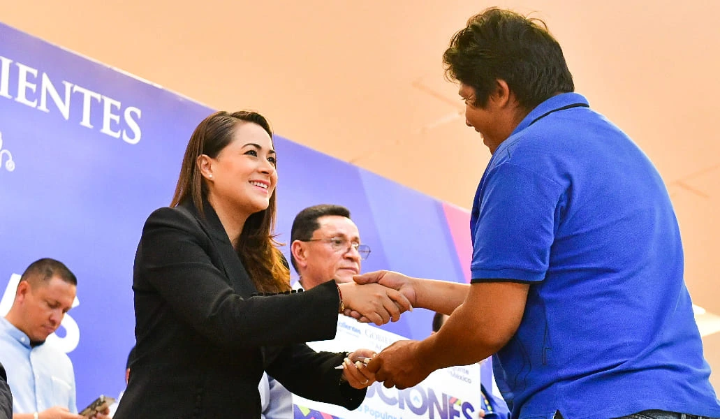 Más de 10 mil taxistas y sus familias en Aguascalientes tendrán atención médica gratuita con el Seguro Popular Aguascalientes impulsado por Tere Jiménez.
