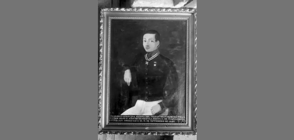 Juan Escutia el militar sobre quien recae el mito de haberse lanzado con la bandera envuelta de lo alto del Catillo. Foto Mediateca INAH