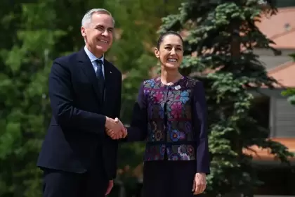 Mark Carney y Claudia Sheinbaum sostendrán en breve un encuentro. Ambos en foto de archivo durante su reunión en la cumbre del G7. Foto Archivo Agencia