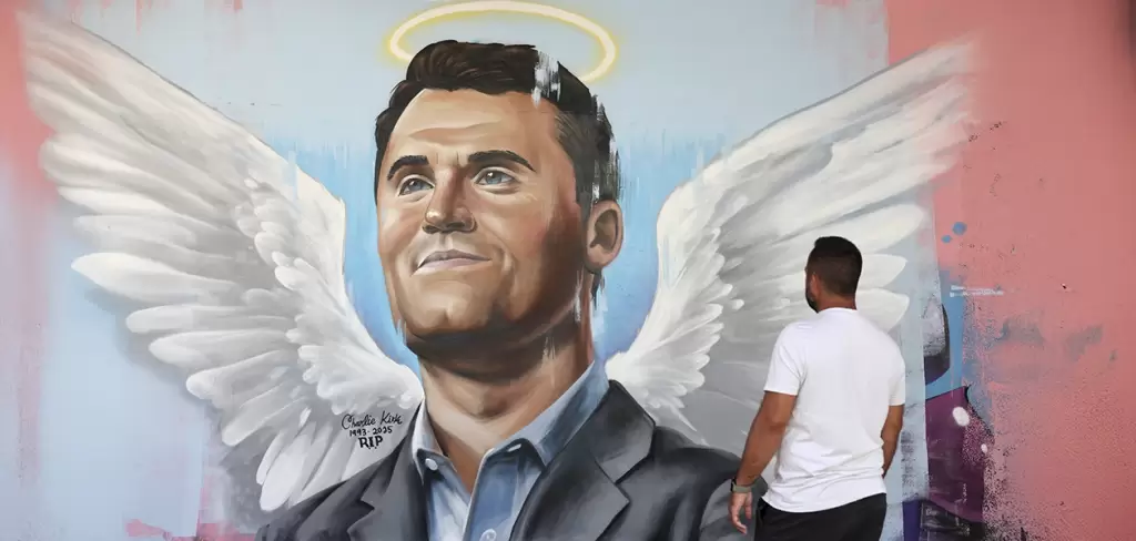 Mural en honor a Charlie Kirk