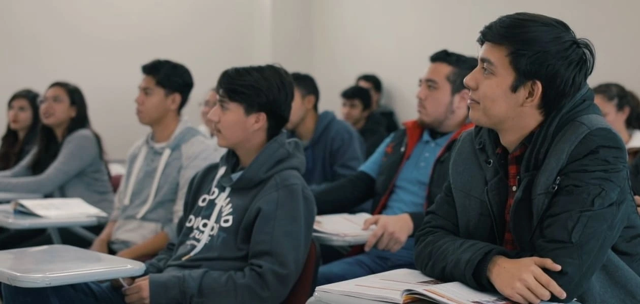 FIBEIPES abre becas 2025 que pueden cubrir el 100 % de la carrera. Registro del 10 al 23 de septiembre. Requisitos, calendario y contacto del Incytea.