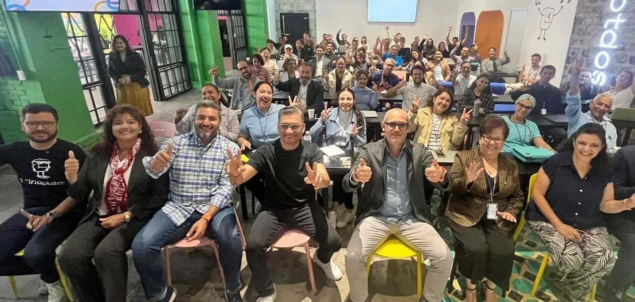 Más de 80 empresarios de Aguascalientes se capacitaron en inteligencia artificial con Google y Nubosoft para fortalecer sus negocios y competir globalmente.