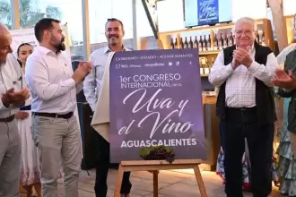 Aguascalientes firma convenio con el Consejo Mexicano Vitivinícola y será sede del Primer Congreso Internacional de la Uva y el Vino en 2026.