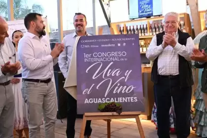Aguascalientes firma convenio con el Consejo Mexicano Vitivinícola y será sede del Primer Congreso Internacional de la Uva y el Vino en 2026.