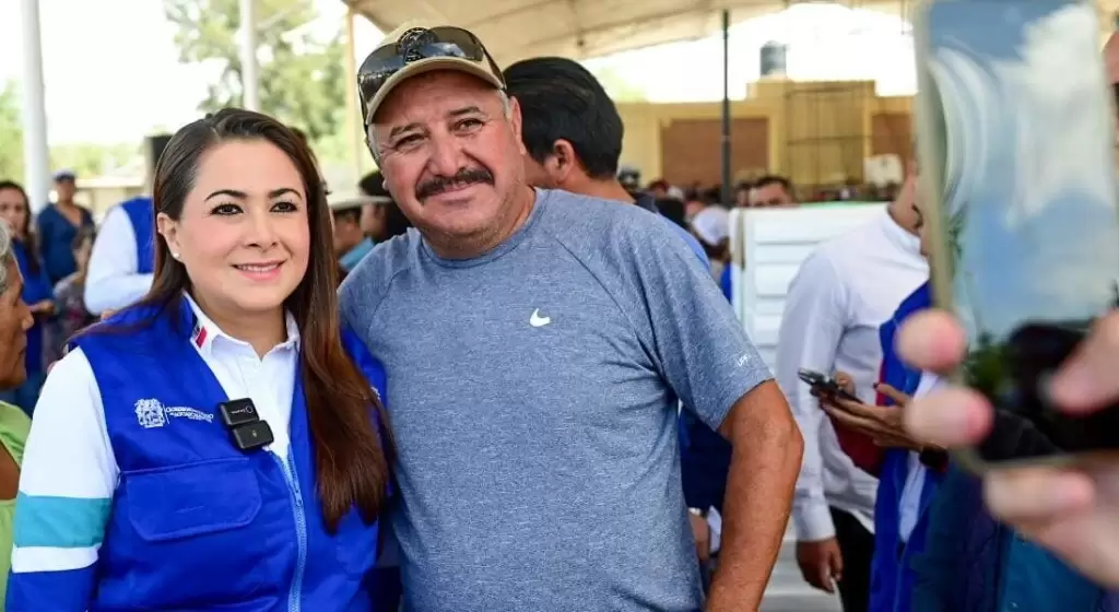 Tere Jiménez entregó apoyos del programa “Crece tu Vivienda” en El Llano, con materiales para techos, pisos, cuartos y baños que mejorarán la calidad de vida de las familias.
