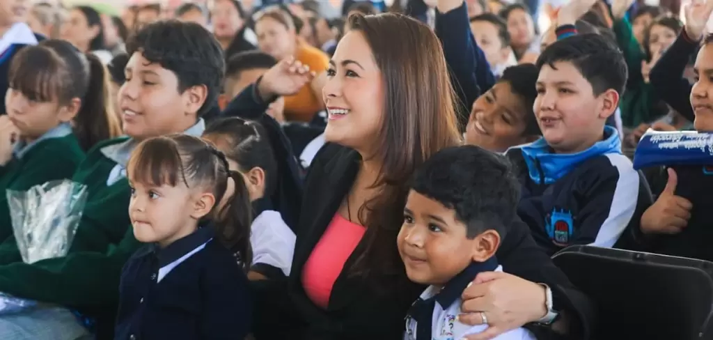 Tere Jiménez inauguró una secundaria y un jardín de niños en Villa de las Norias con más de 43 millones de pesos en inversión educativa.