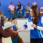 Tere Jiménez entregó semilla de avena a 2 mil productores de Aguascalientes con una inversión de 5 mdp, fortaleciendo la actividad agrícola del estado.