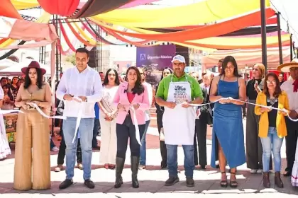 Tere Jiménez inauguró el Festival Nacional de la Birria 2025 en Rincón de Romos con más de 80 expositores, música, cultura y 30 tipos de birria.