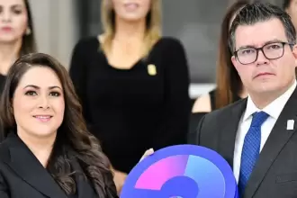 Tere Jiménez entrega su Tercer Informe al Congreso y reafirma su compromiso con la seguridad, salud, educación e inversión en Aguascalientes.